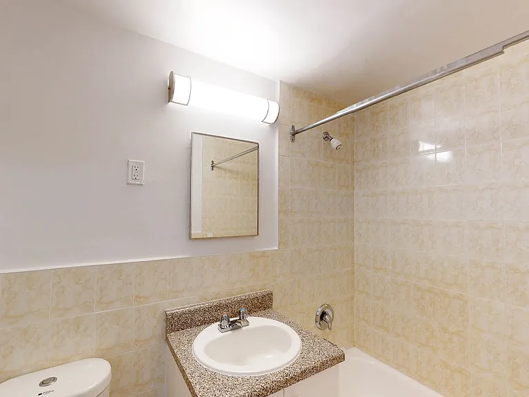 700 Kingston Rd — Photo 7
