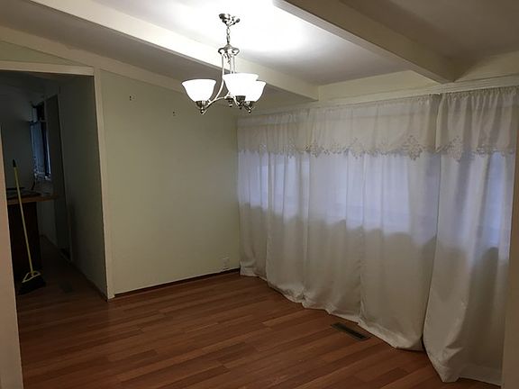 2nd image of 301 Hillcrest Dr
