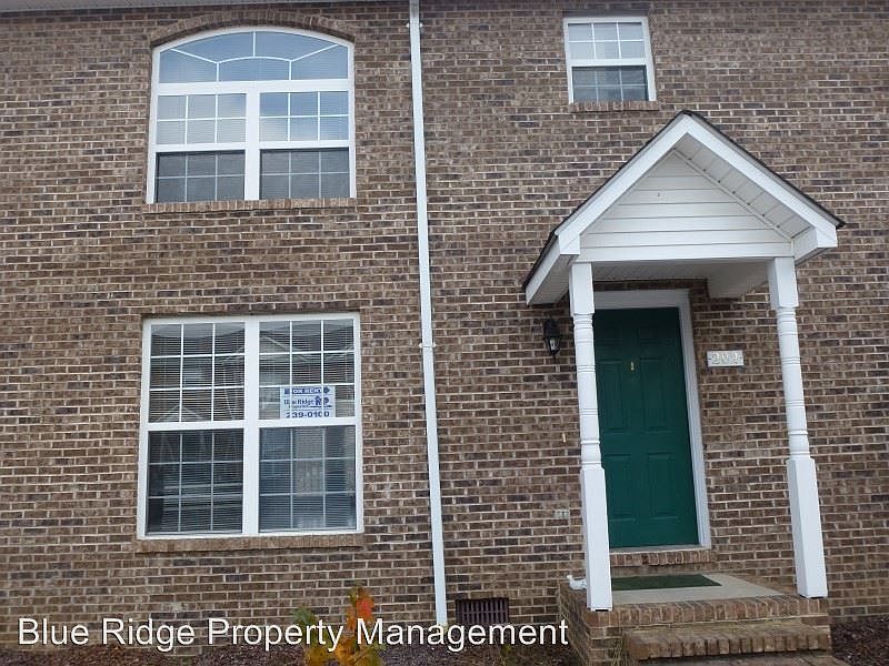 1st image of 202 Waterford Ct