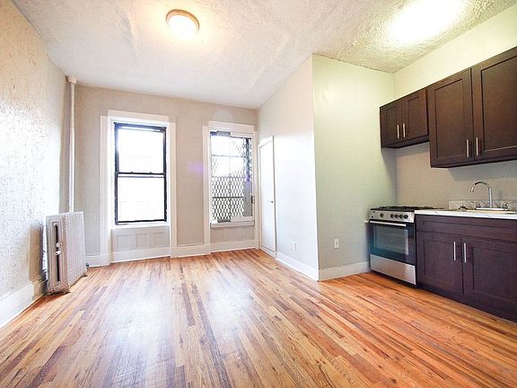 5th image of 799 Putnam Ave APT 1B