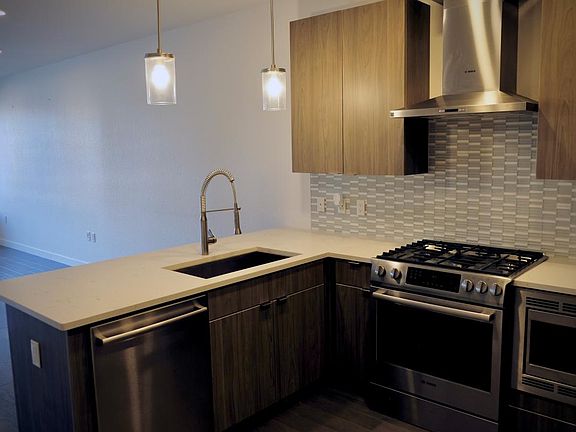 5th image of 1616 S Broadway St #214