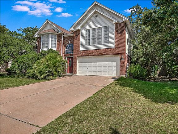 2nd image of 1211 Elm Forest Dr