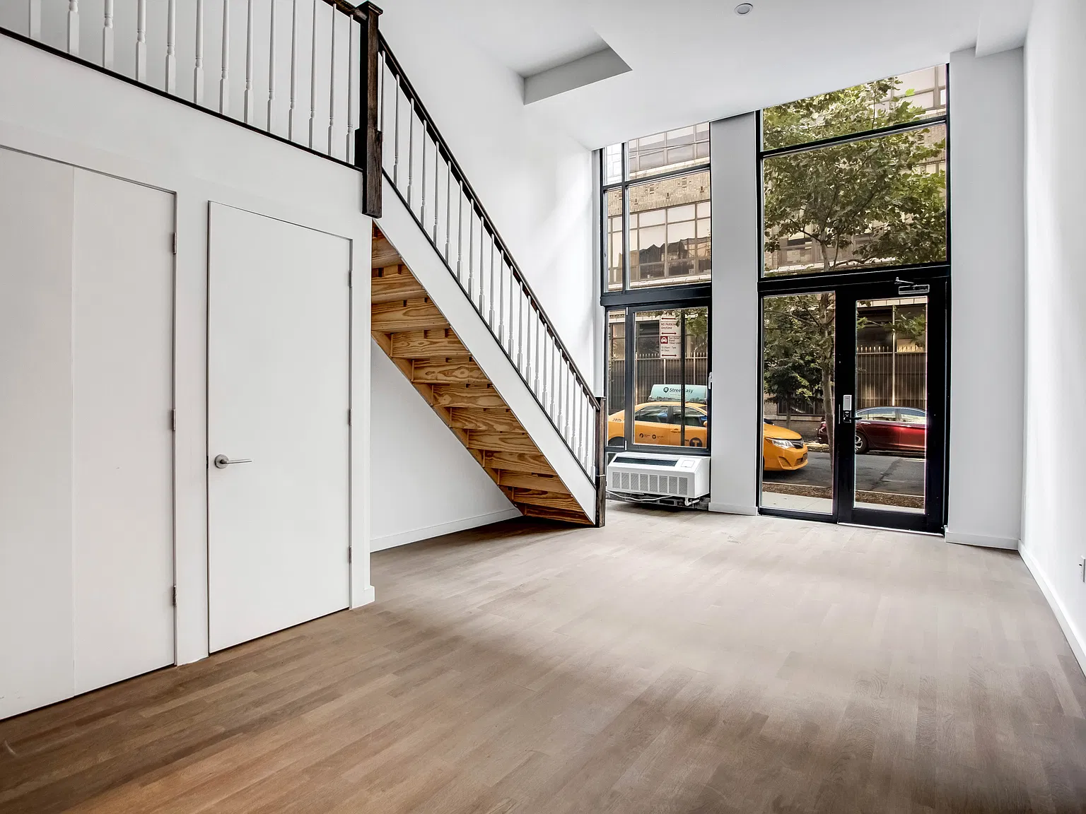 33-01 38th Avenue — Photo 3