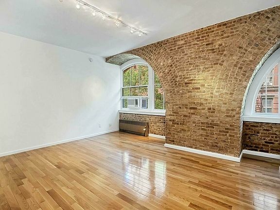 3rd image of 720 Greenwich St APT 2H