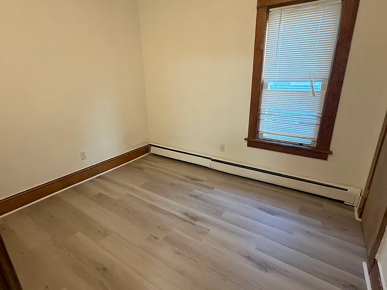 826-28 Hampton Ave #2 — Photo 9