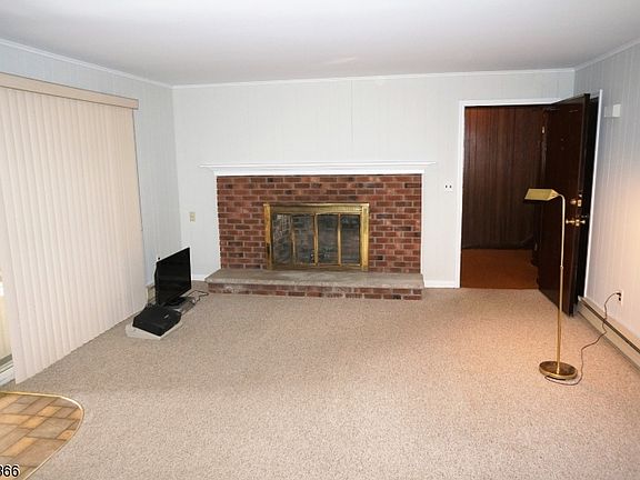 3rd image of 218 Lake Dr