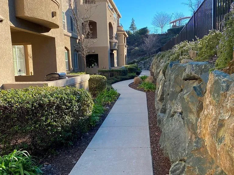 700 Moon Cir #Z — Photo 17
