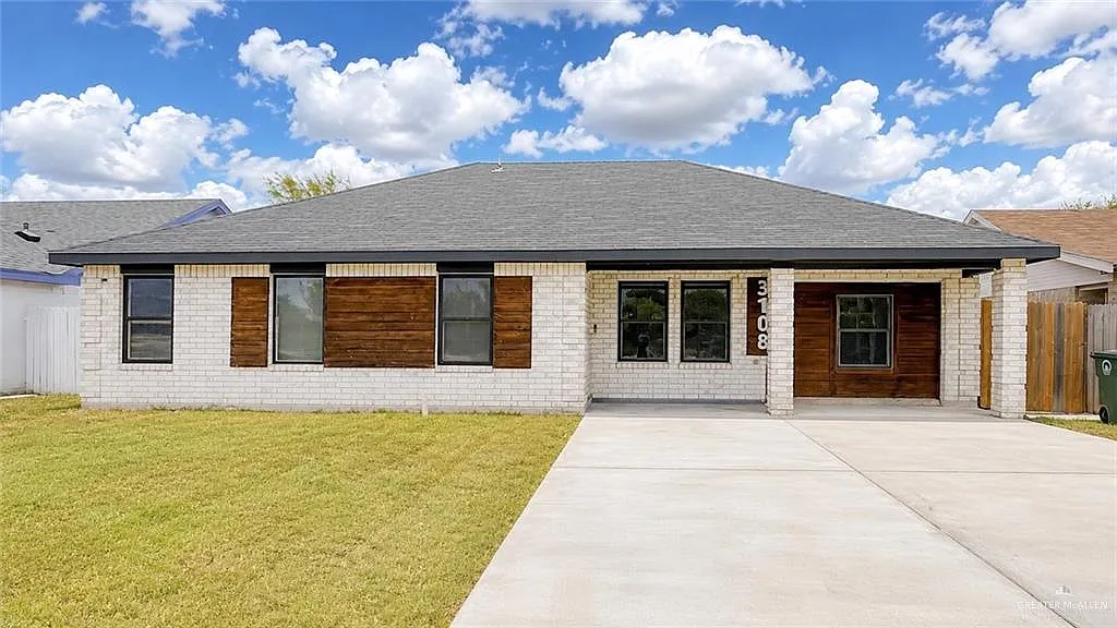 4 bed, 2.0 bath, 1400 sqft, $1,800 — Photo 1