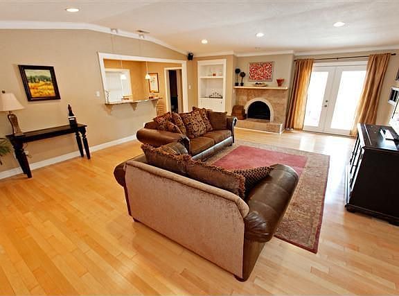 2nd image of 9440 Meadowknoll Dr
