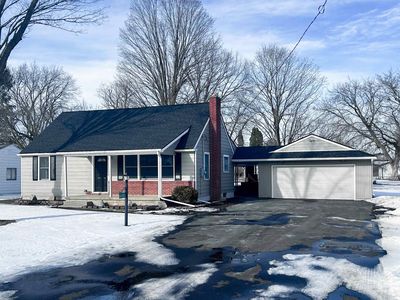 6103 Sandy Ln, Burton, MI, 48519