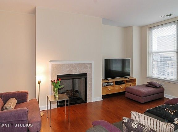 2nd image of 1124 Lake St #502