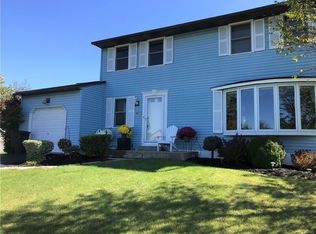 8073 McCamidge Dr, Cicero, NY 13039
