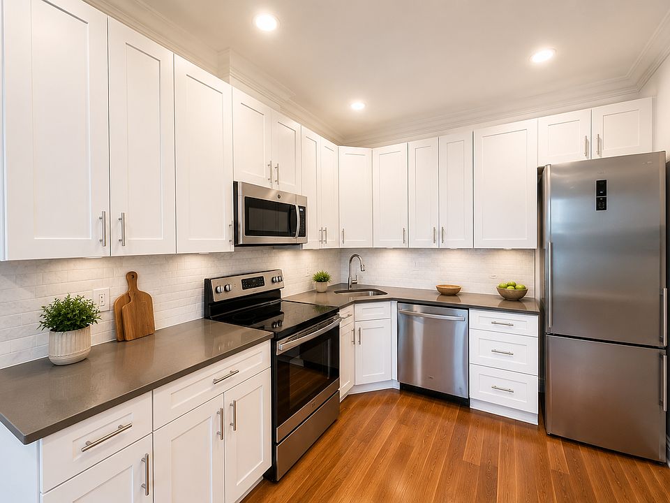 2nd image of 148 Willow St #4F