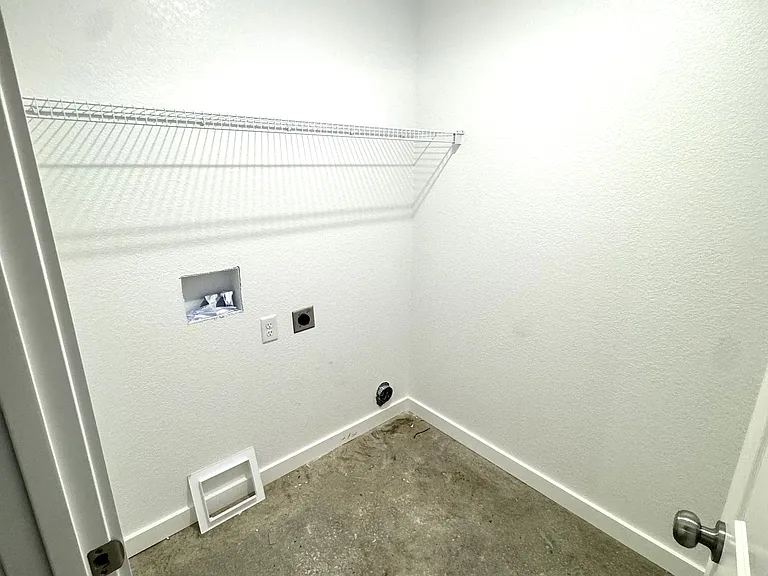 207 Mead St — Photo 11