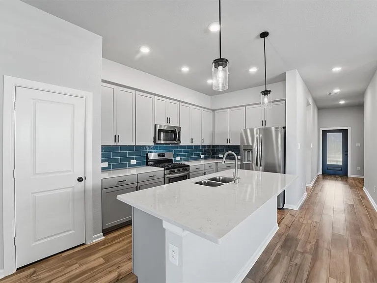 1338 Lakeside Creek Rd — Photo 11