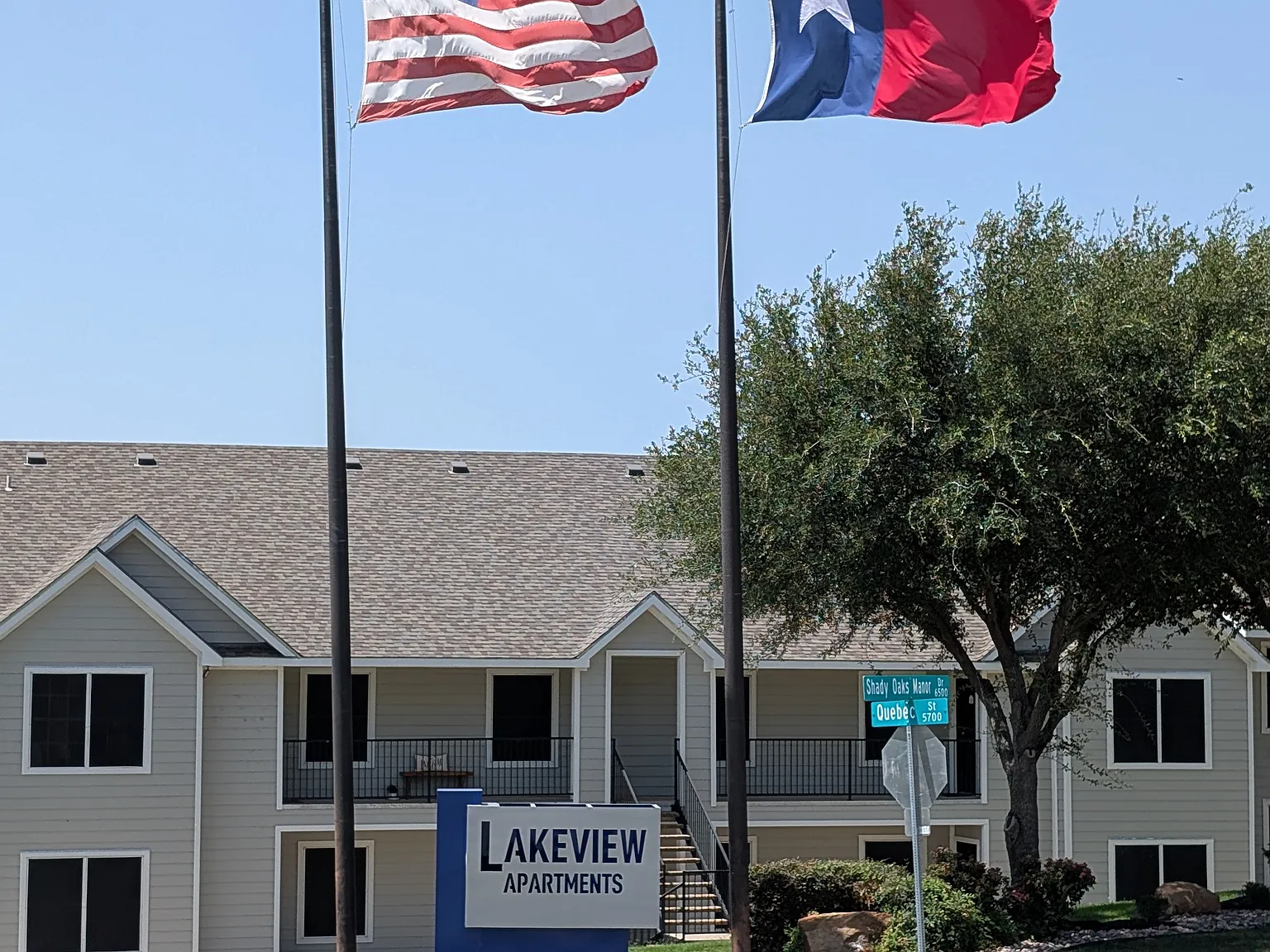 Lakeview Apartments — Photo 2