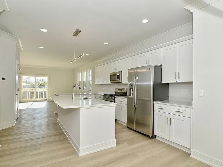 214 N Walnut St — Photo 42