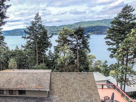3rd image of 221 Marina Heights Ln