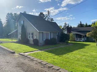 3127 Columbia Heights Rd, Longview, WA 98632