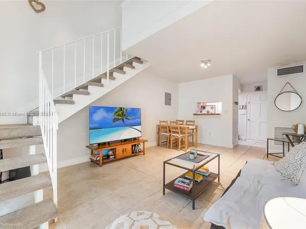 234 Antiquera Ave APT 9, Coral Gables, FL 33134