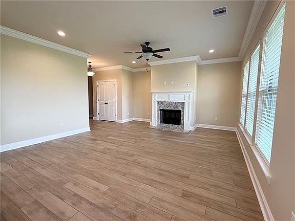 5th image of 204 Cypress Bnd