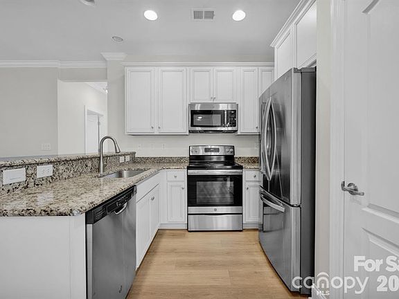 3rd image of 17836 Coulter Pkwy
