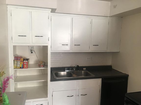 2nd image of 10766 Heather St Floor 2