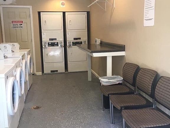5th image of 511 Ballard Dr #6