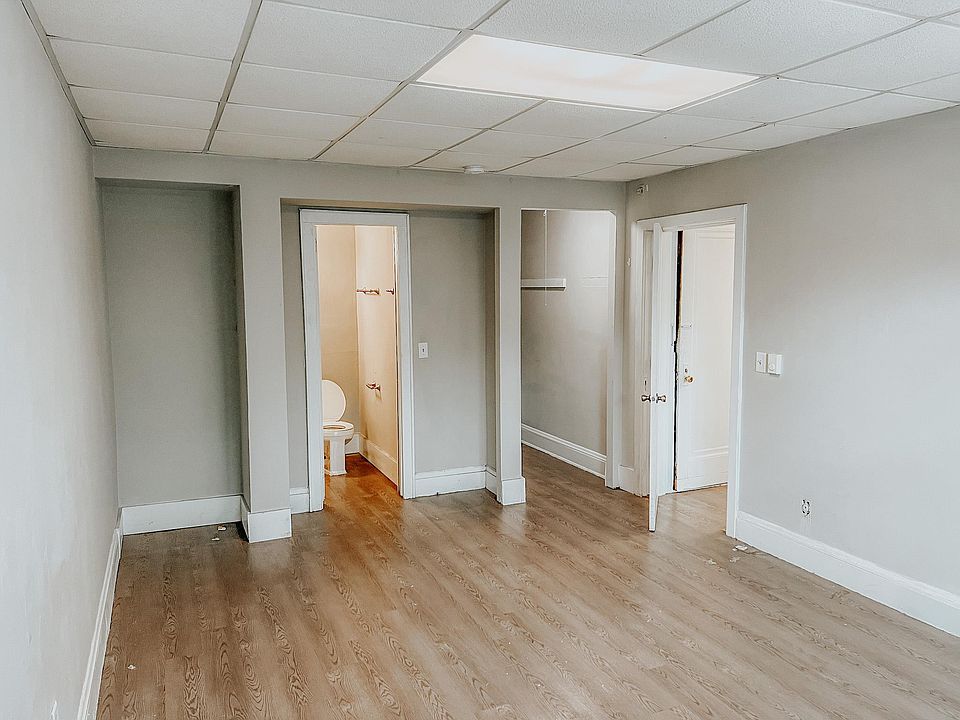 1st image of 942 N 14th St #200