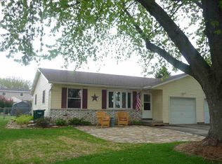 1040 Hubbell St, Marshall, WI 53559