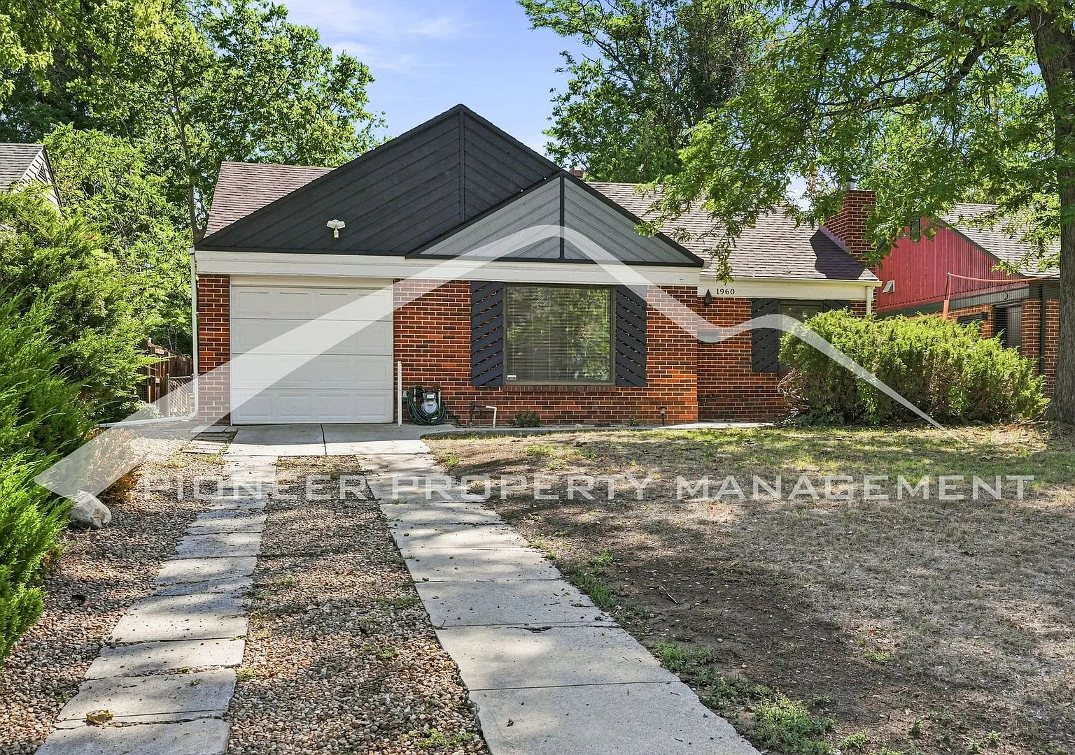 Spacious Home with Fenced Yard and Washer/Dryer — Photo 1