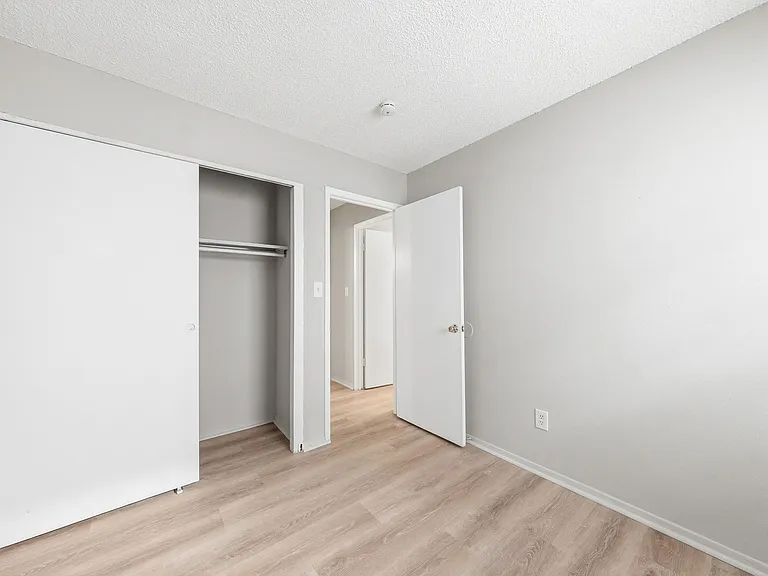 2415 Shirley Ave — Photo 22