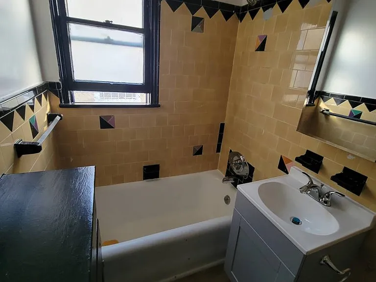 4151 3rd Ave #103 — Photo 8