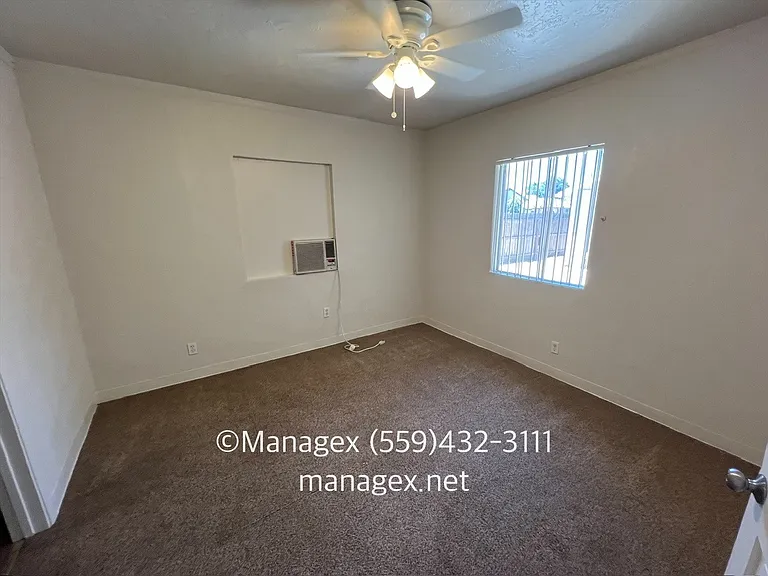 1129 E Brown Ave — Photo 11