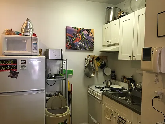 Rented by Moises Farhart, LREB | media 16