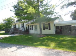 1033 S Main St, Flora, IL 62839