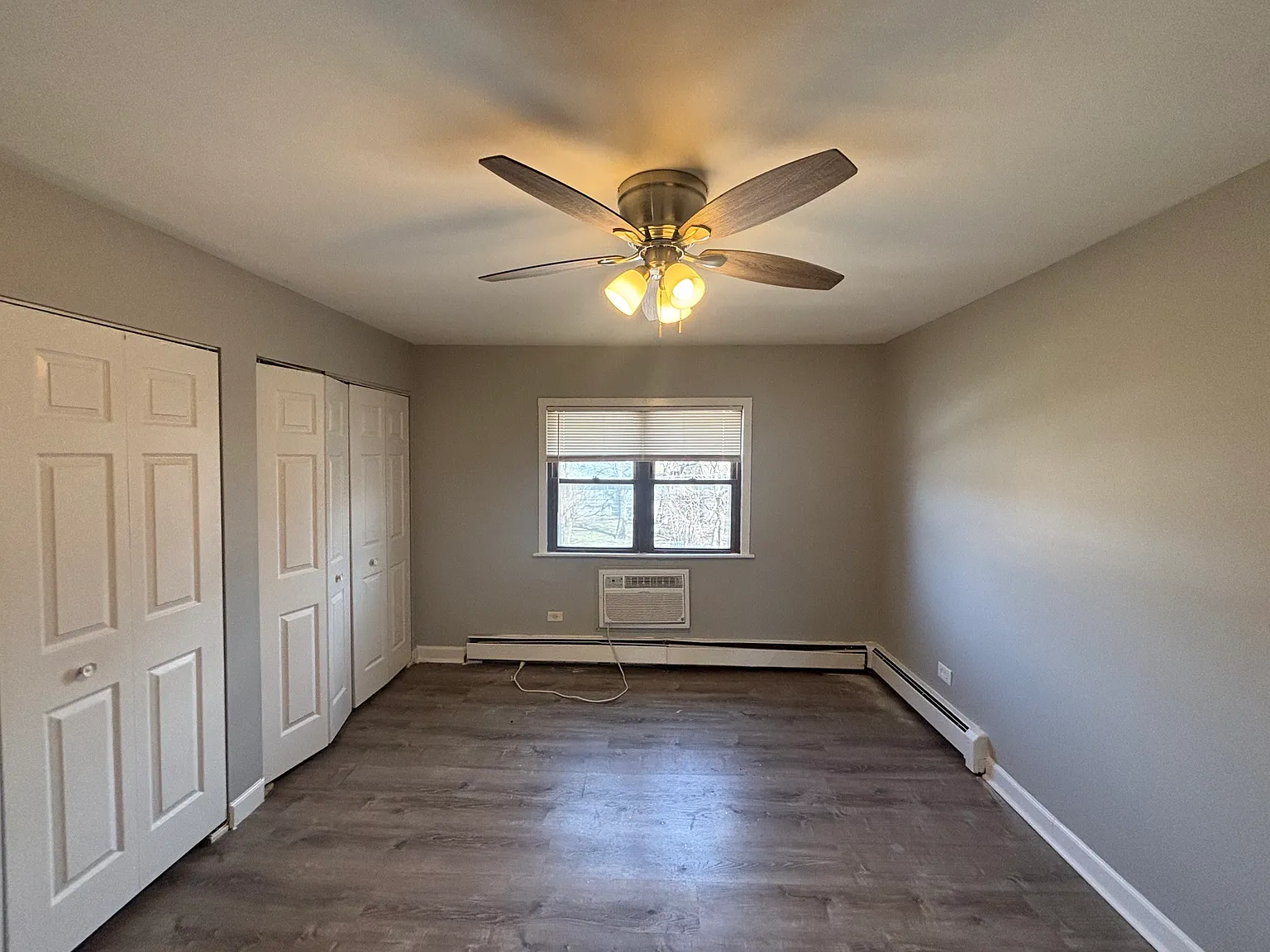 2 bed, 1.0 bath, $1,400 — Photo 2