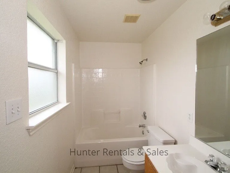 4301B Thunder Creek Dr — Photo 7