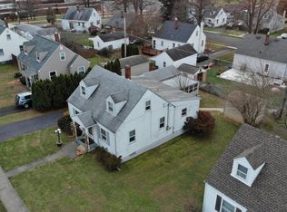 120 Constitution Ave, Hellertown, PA 18055