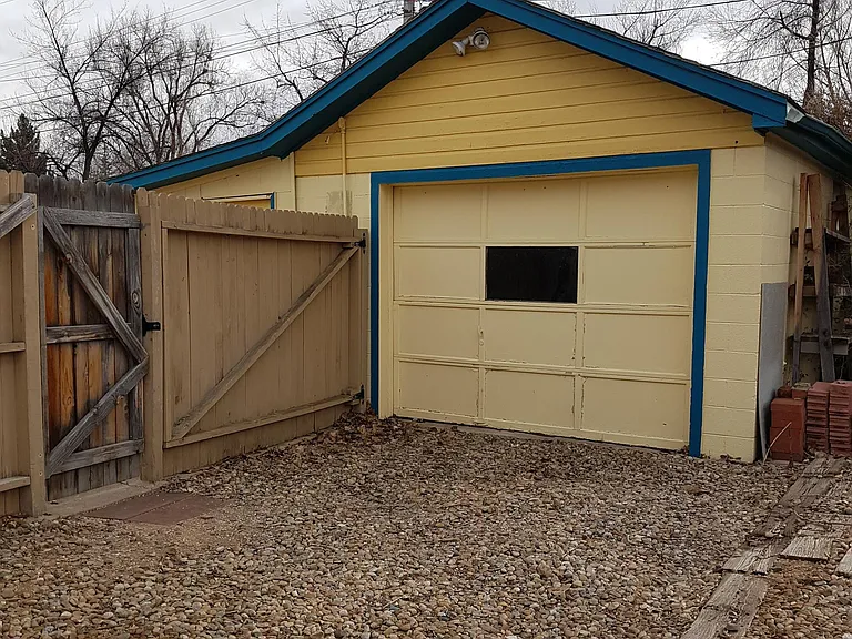 One car garage
