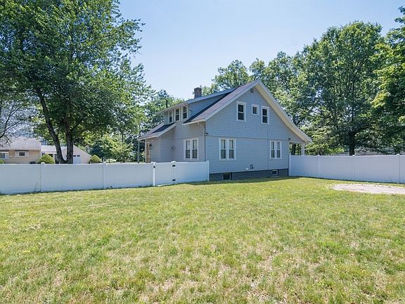 2nd image of 170 Plumtree Rd
