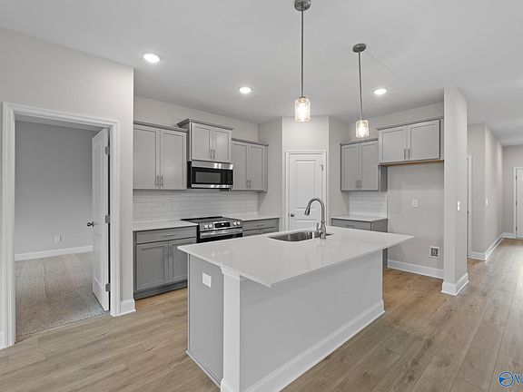 3rd image of 147 Rose Valley Dr