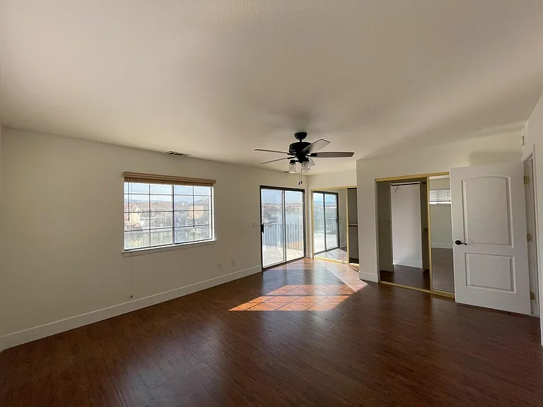 18135 Lakeview Dr — Photo 9