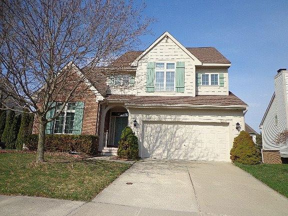 2nd image of 5595 Versailles Ave