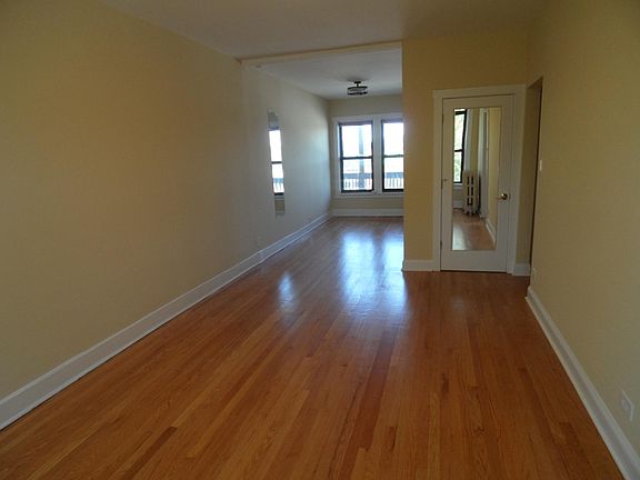 2nd image of 6402 N Hermitage Ave APT 3