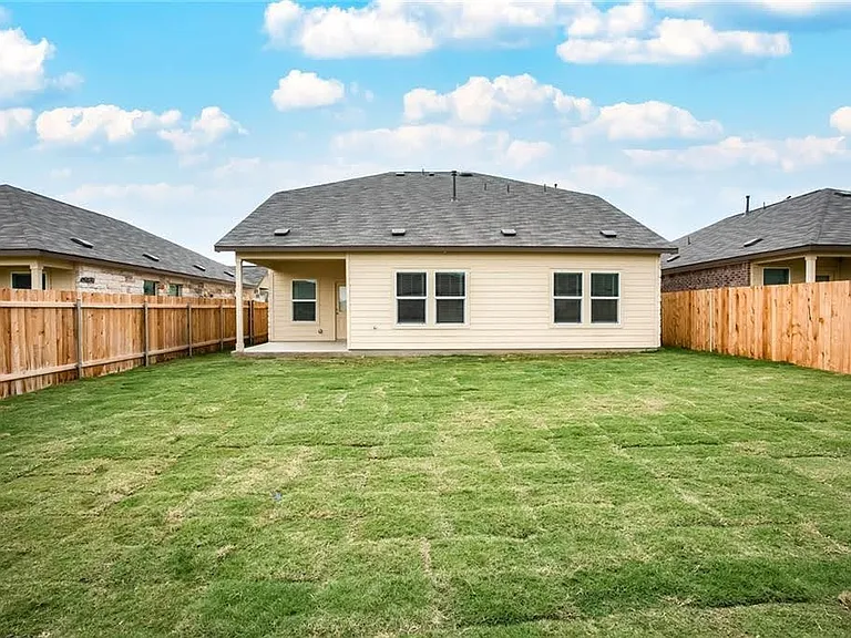 204 Coventry Dr — Photo 31