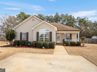 110 Candy Ln, Warner Robins, GA