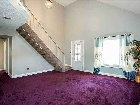 4th image of 163 Eagle Hill Ct