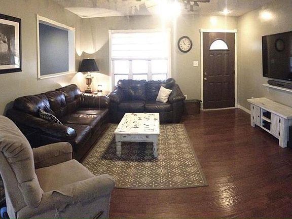 5th image of 938 Lemont Dr