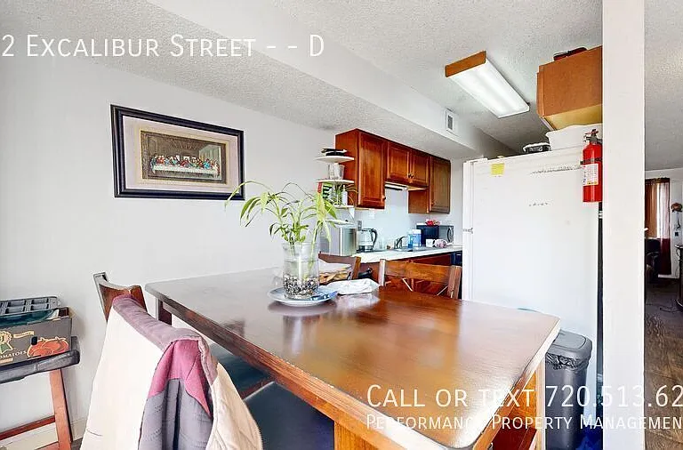 802 Excalibur St #D — Photo 4
